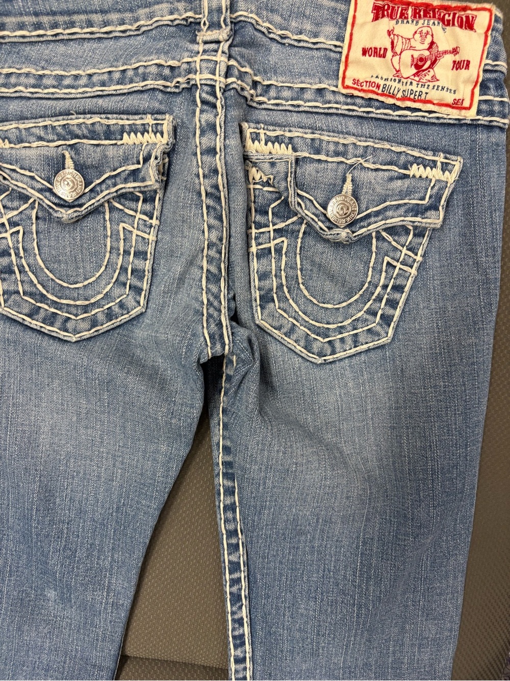Y2KTrue Religion Women’s Light Wash Skinny Jeans with Signature Pocket Stitching